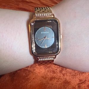 🌼Strada Watch